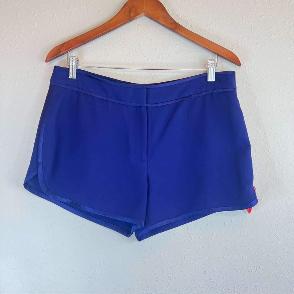 Diane Von Furstenberg Jen Utmre Purple Women’s Shorts Size 10 NWT